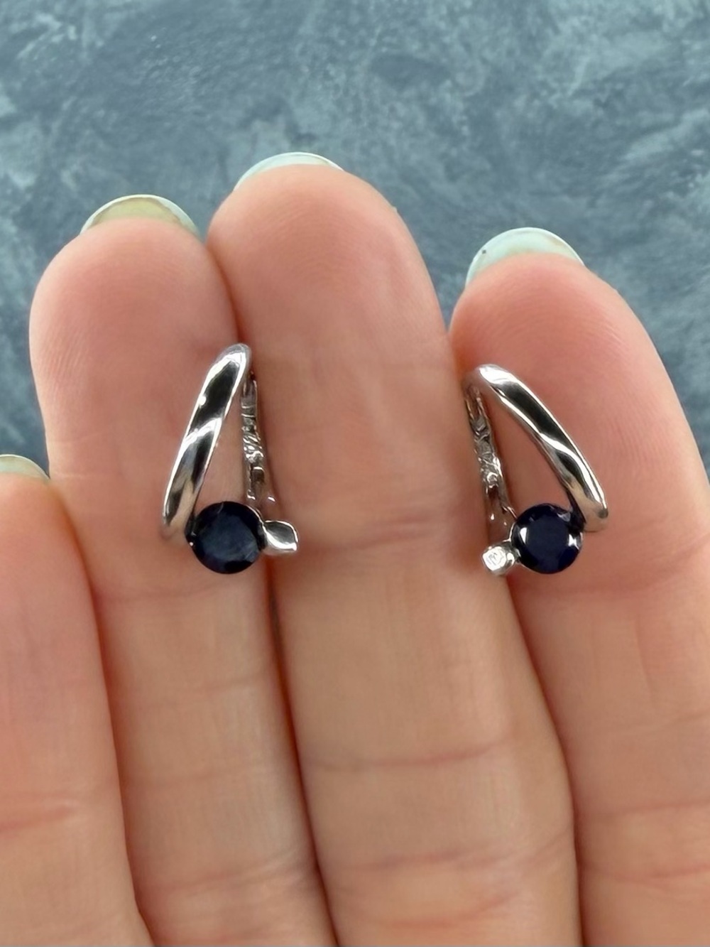 Stunning Genuine Blue Sapphire 1.35CT Hoop Earrings 925 Sterling Silver